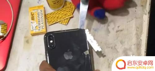 苹果手机玻璃盖怎么取 iPhoneX换后盖玻璃费用