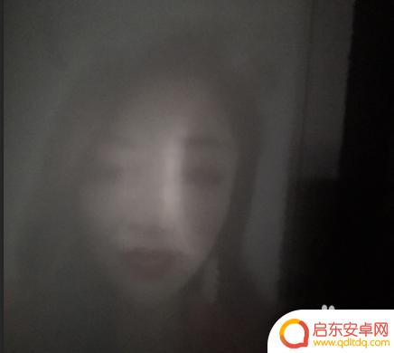 手机不用投影仪怎么投影到墙上 不用投影仪将手机画面投射到墙上的方法