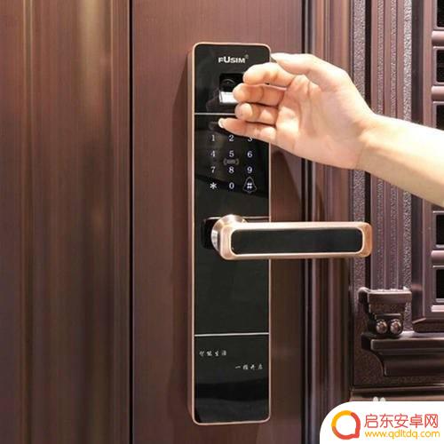 怎么用手机设置防盗门密码 家用密码门如何修改密码
