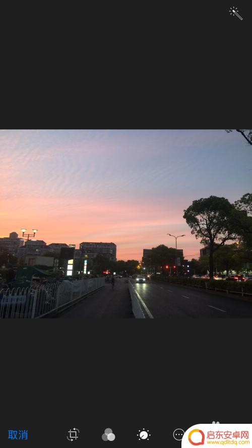 手机自带相册怎么p图 苹果手机自带P图功能如何使用
