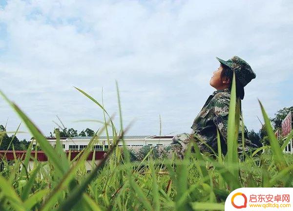 潇洒女兵 抖音文案(潇洒女兵抖音文案怎么写)