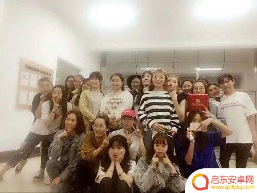 潇洒女兵 抖音文案(潇洒女兵抖音文案怎么写)