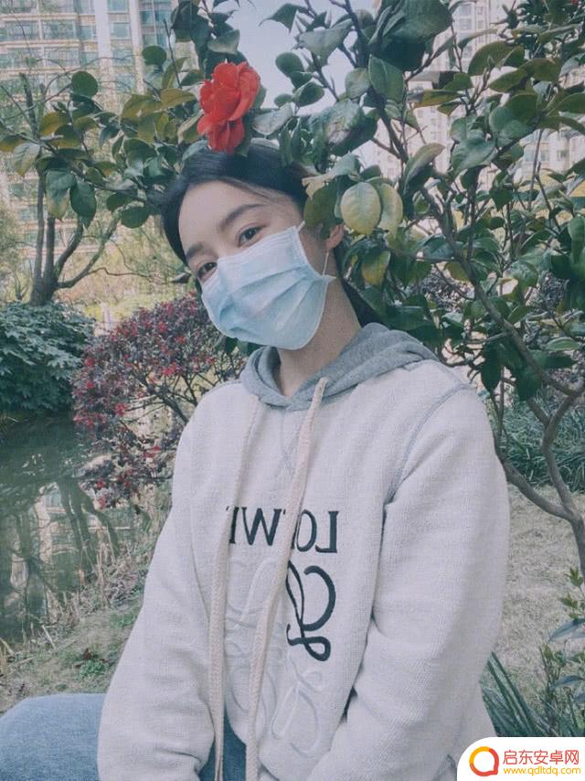 抖音反穿卫衣美女(抖音反穿卫衣美女视频)