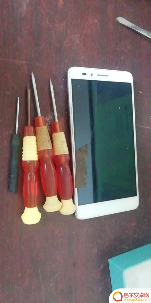 国产手机怎么拆卸 手机拆机教程视频分享