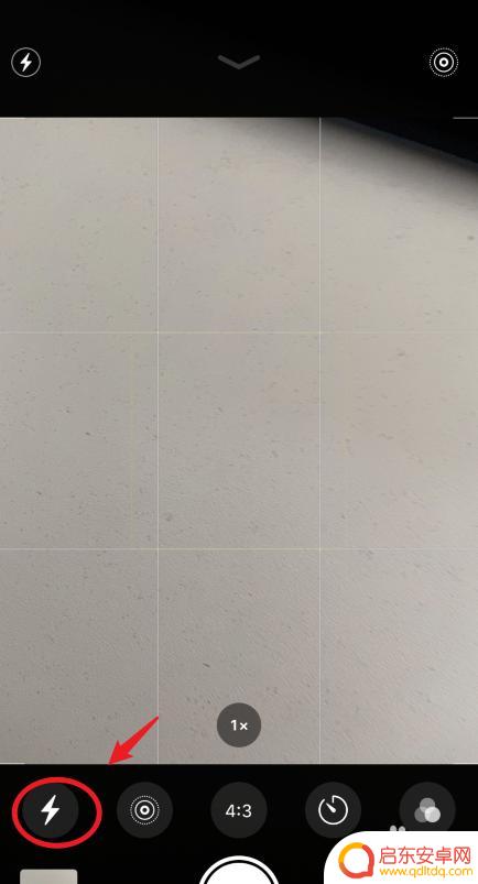 手机拍照图标怎么不亮了 iPhone拍照闪光灯不亮怎么解决
