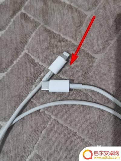 iphone13充电线怎么充电 苹果13充电线怎么充电