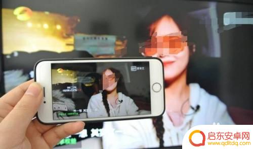 oppo手机如何连接电视投屏 oppo手机如何通过无线投屏功能将手机屏幕投影到电视上