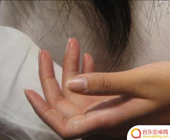 抖音蜡笔小姜黄色(抖音蜡笔小心声音怎么弄)