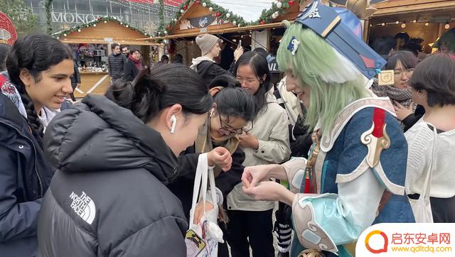 极寒天气下，星穹铁道点燃了法国人对圣诞节的第一股热情之火