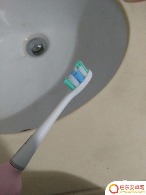 手机各种孔怎么清理 手机耳机孔如何清理积灰