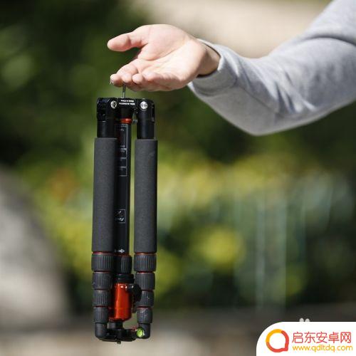 手机支架直播三脚架怎么收起来 三脚架收起来占用空间小吗