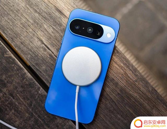 Google Pixel 10 评测综述:AI 功能强大,能称之为AI手机吗?