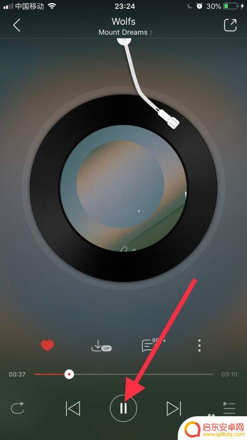 苹果手机边打游戏边听歌怎么设置 如何在iPhone上边玩游戏边听歌