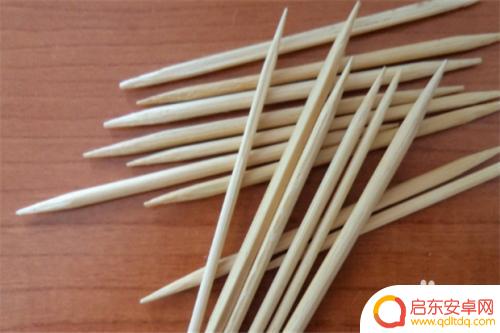 如何拆开手机曲面钢化膜 怎样才能把钢化膜撕下来