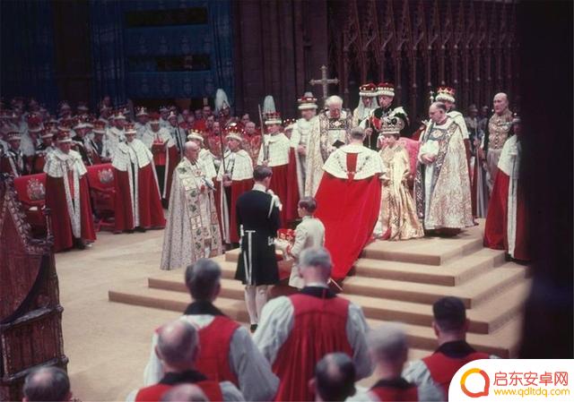 英国女王登基抖音(英国女王登基抖音视频)