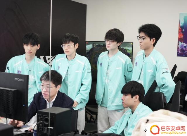 S14瑞士轮首轮抽签:BLG抽中幸运签,WBG将挑战GEN,TES将对阵T1,LNG将迎战TL!