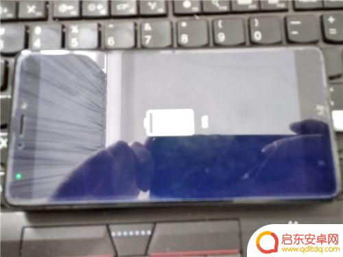 手机断电后无法开机是怎么回事? 手机突然无法开机闪屏怎么办
