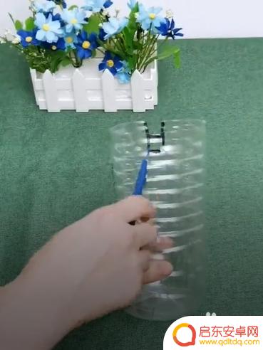 如何做电瓶手机支架图 如何制作手机支架自制